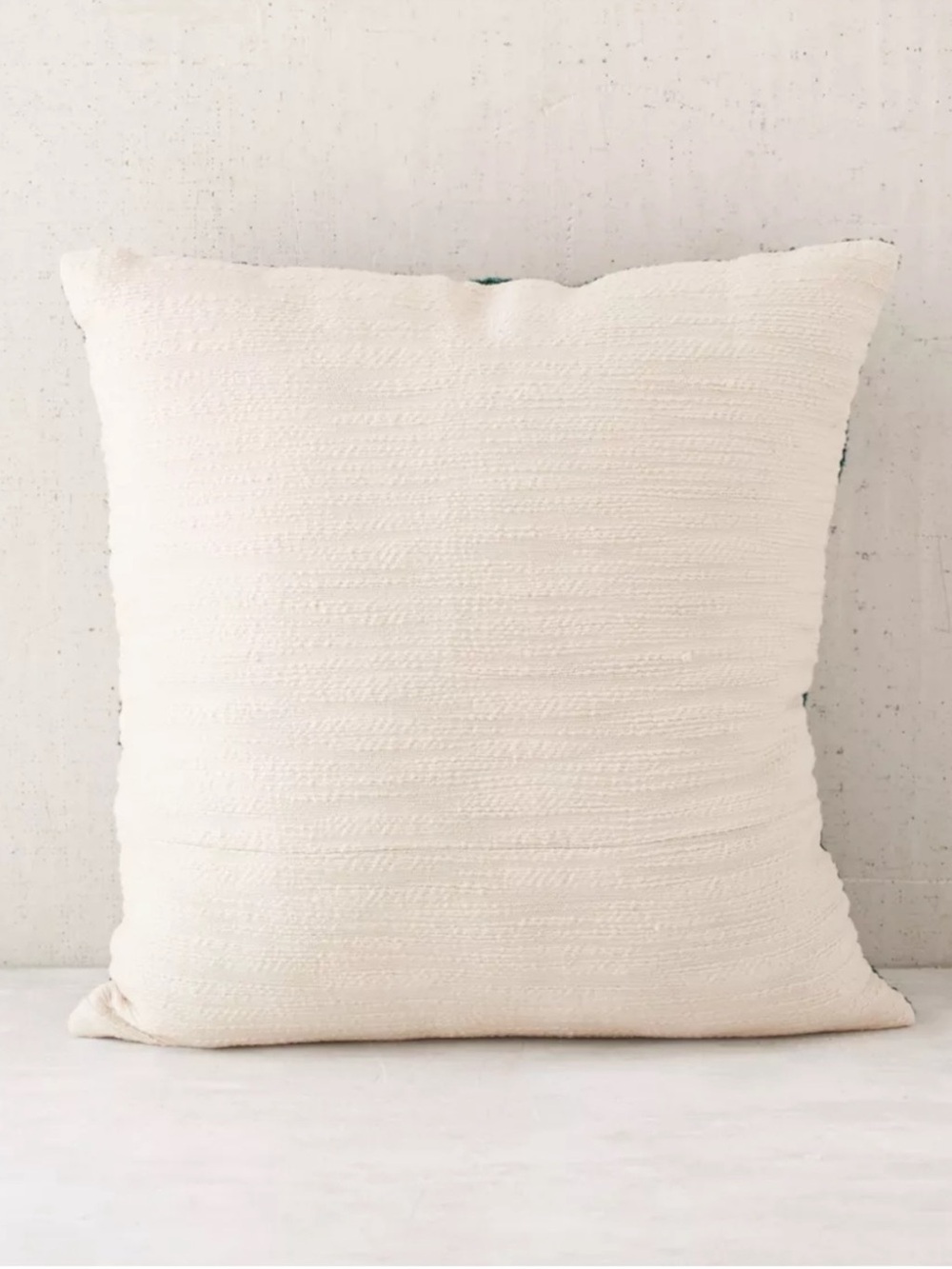 Set of three decorative throw pillows - Picture 4 of 7